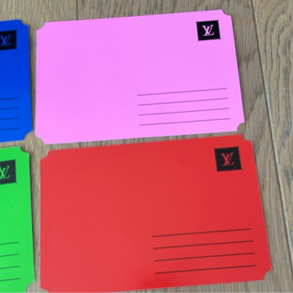 Louis Vuitton Limited Edition Postcards - Picture 8 of 10